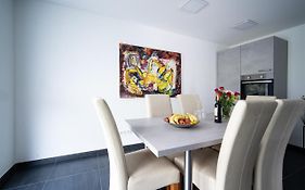 Blauer Stein Apartments Wh1